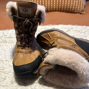 Ugg Adirondack Boot III Women’s size 9